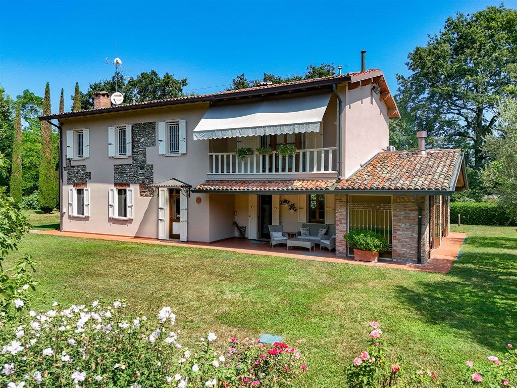Prestigioso casale Lago di Garda-Entroterra di Desenzano d/G- Castiglione S T