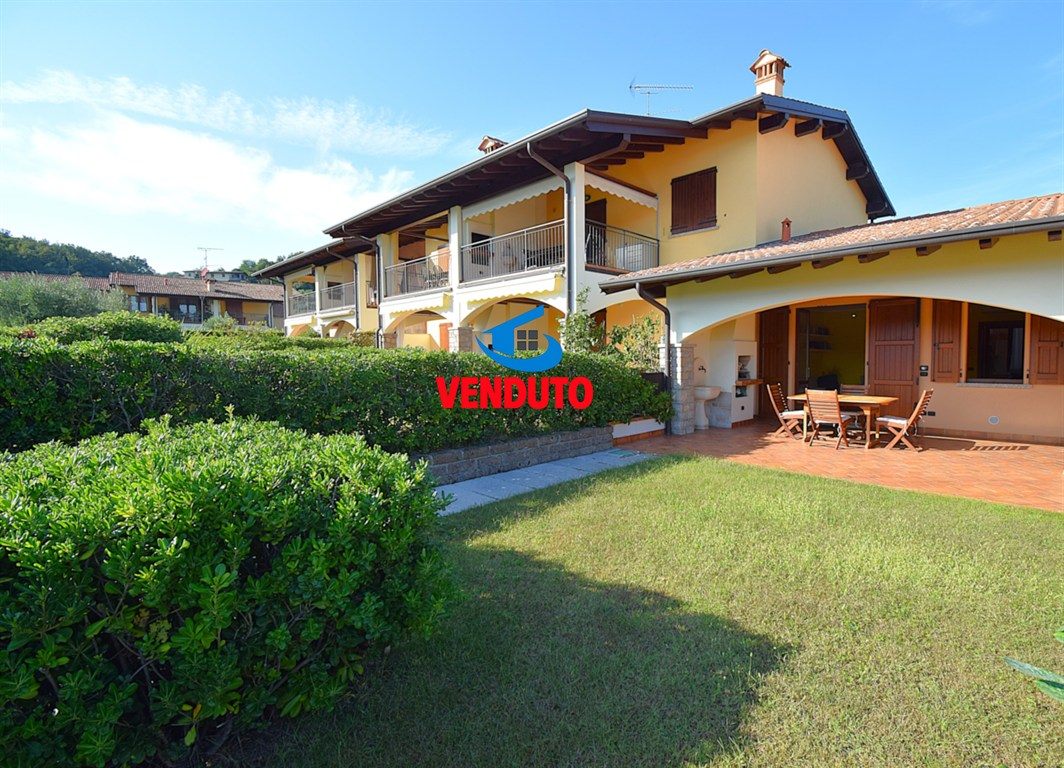 BELLISSIMO APPARTAMENTO CON GIARDINO PRIVATO A MANERBA DEL GARDA